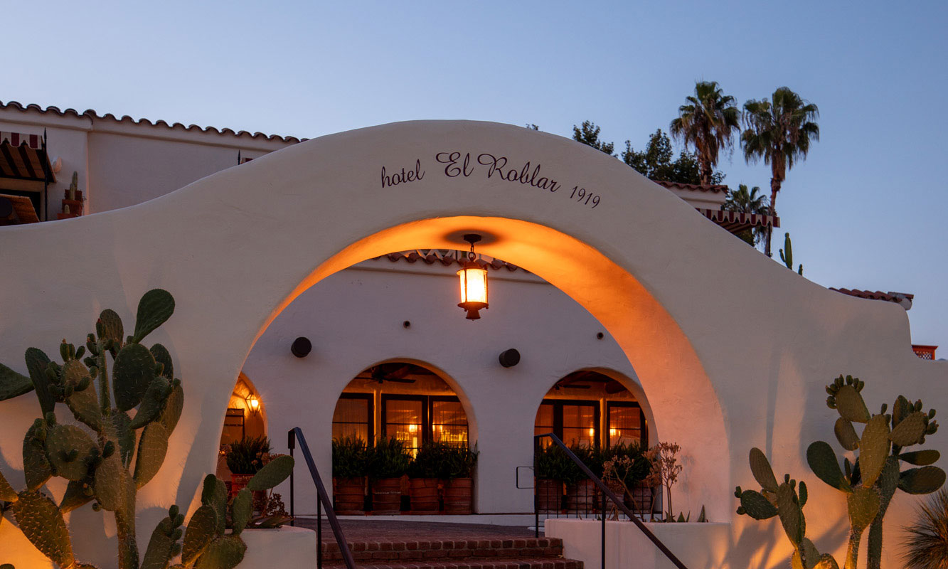 Hotel El Roblar facade