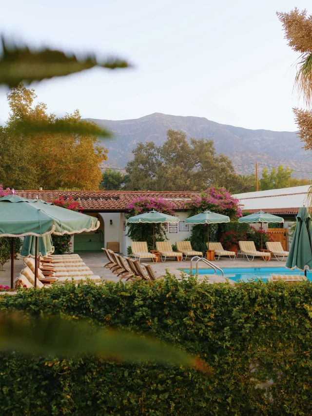 Summer takes its time here. Join us for a dip while the weather still allows.

Photo: @annabelle.sadler